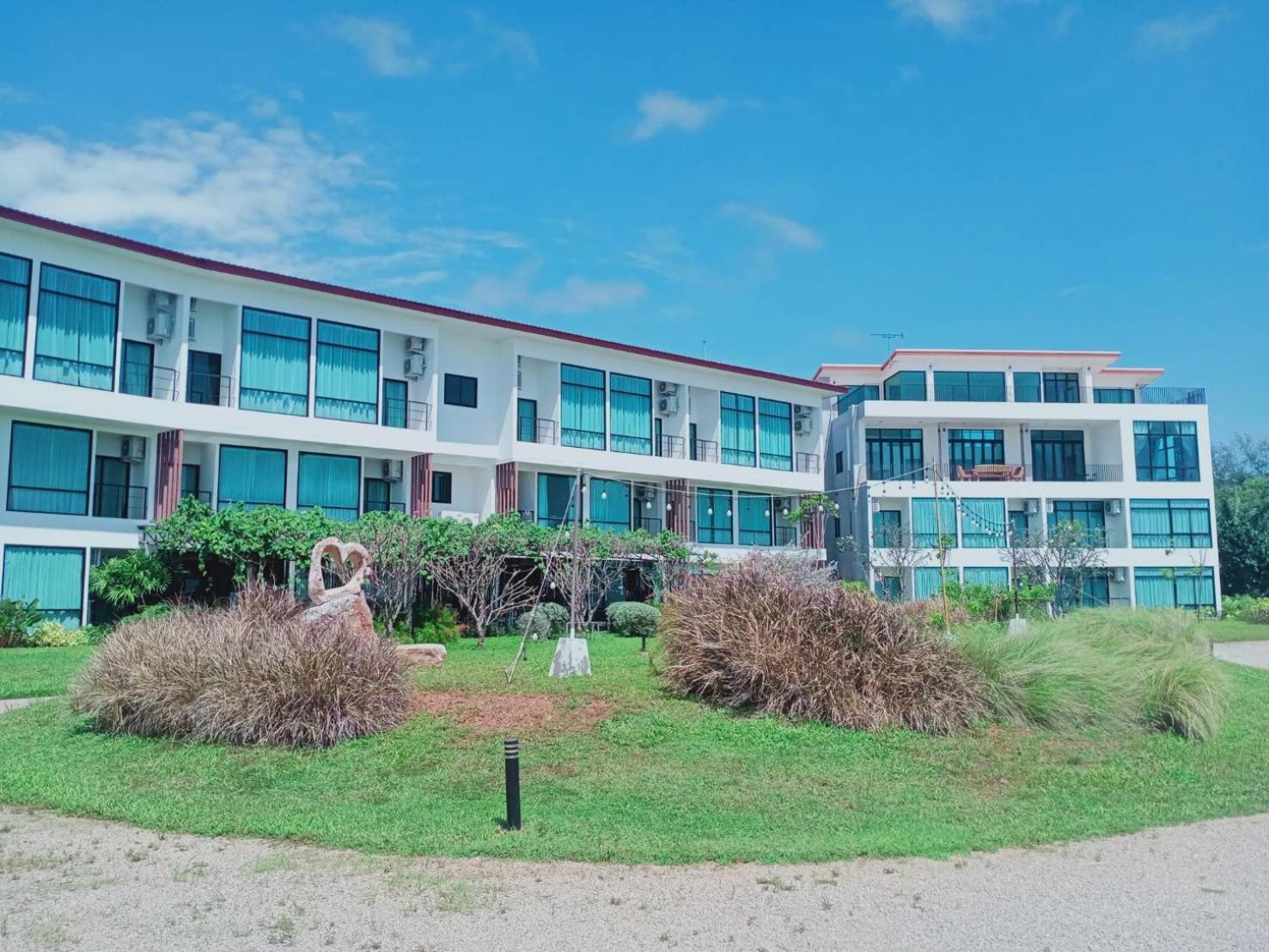 The Beach Resort & Residence - Sha Plus Pathiu Екстер'єр фото